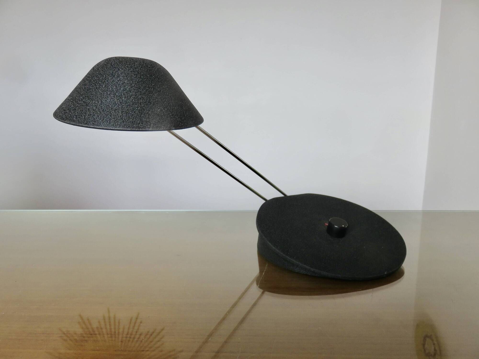 1980s lamp, Memphis style, chrome metal and granulated black paint.