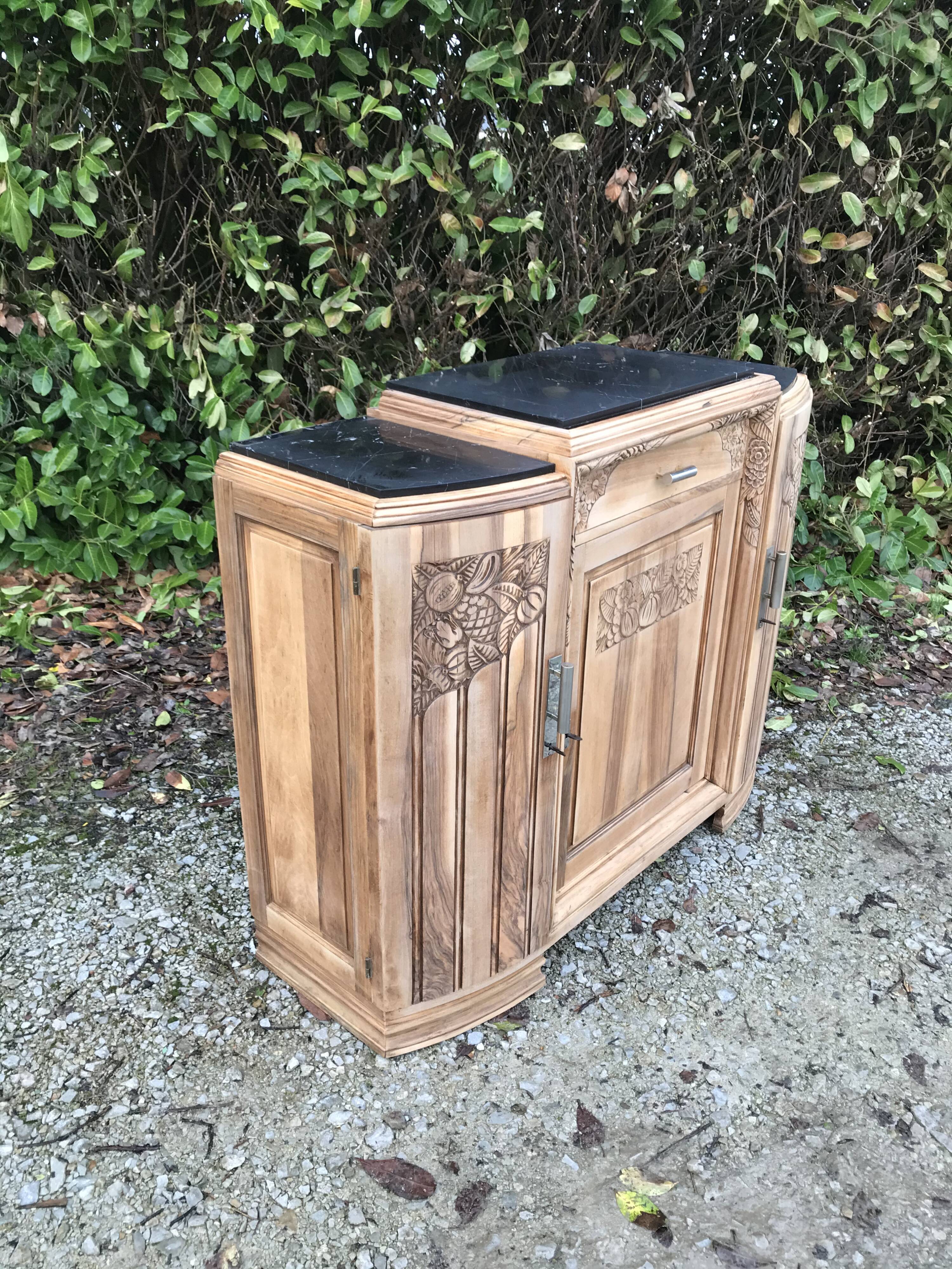 Art Deco buffet 1930 in raw walnut