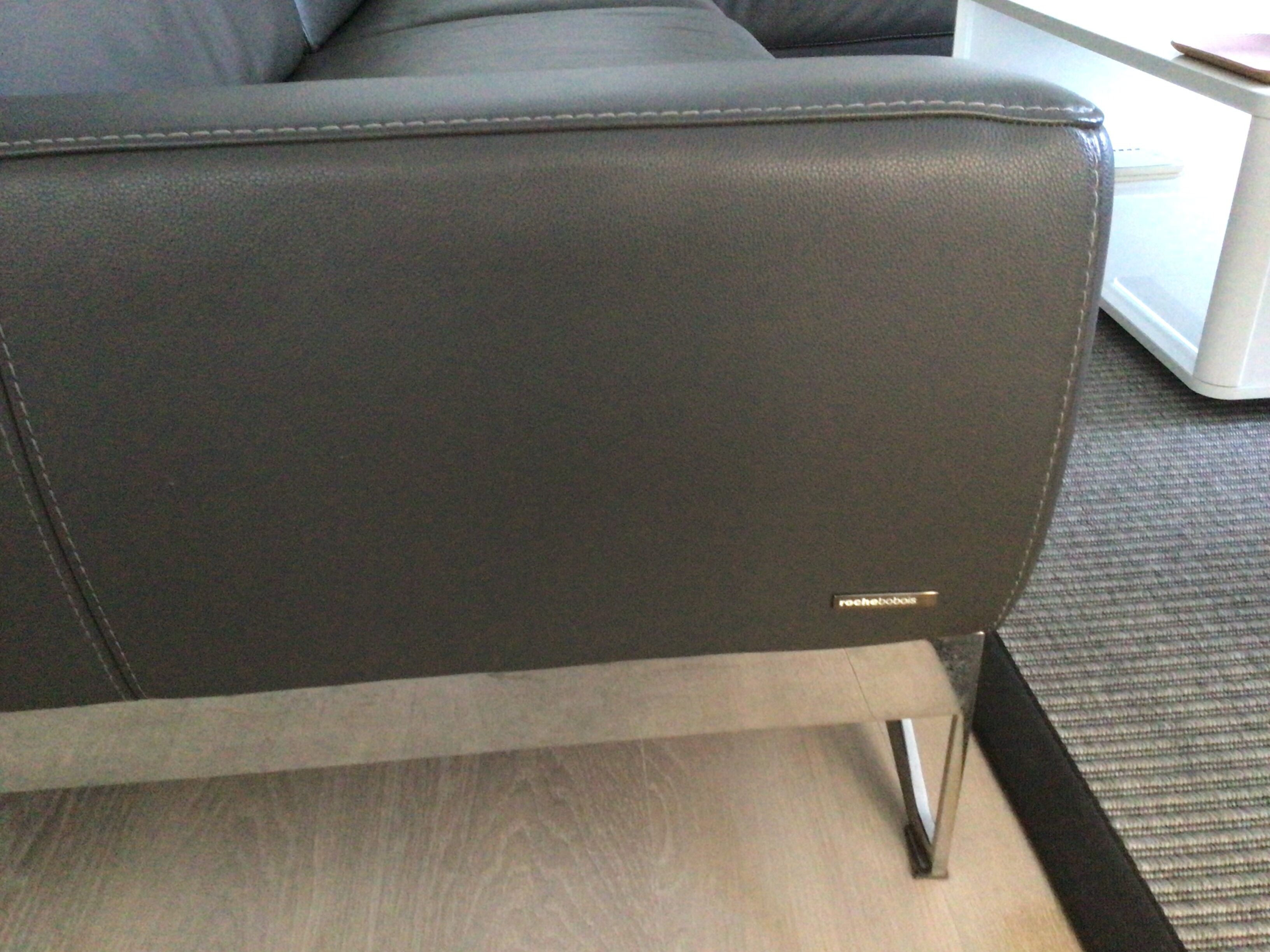Grey leather corner sofa Roche Bobois, removable.