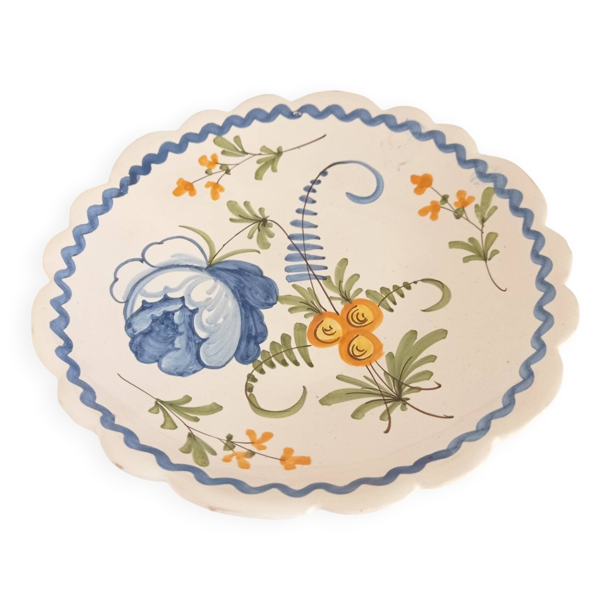 Scalloped decorative plate