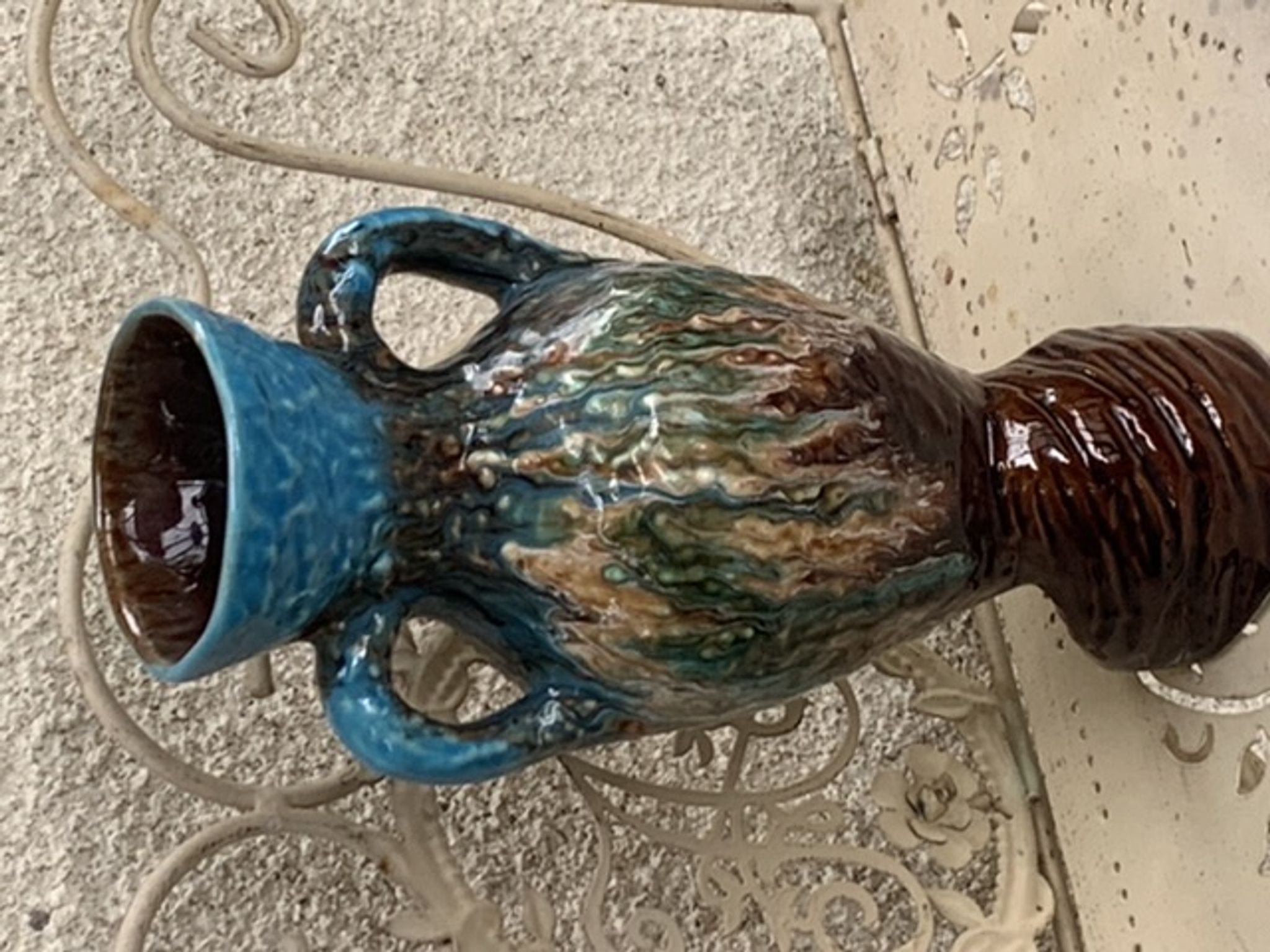 Vase amphore en barbotine, céramique émaillée de style vallauris vintage