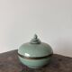 Mooie oude jade achtige blauwe groene keramische pot