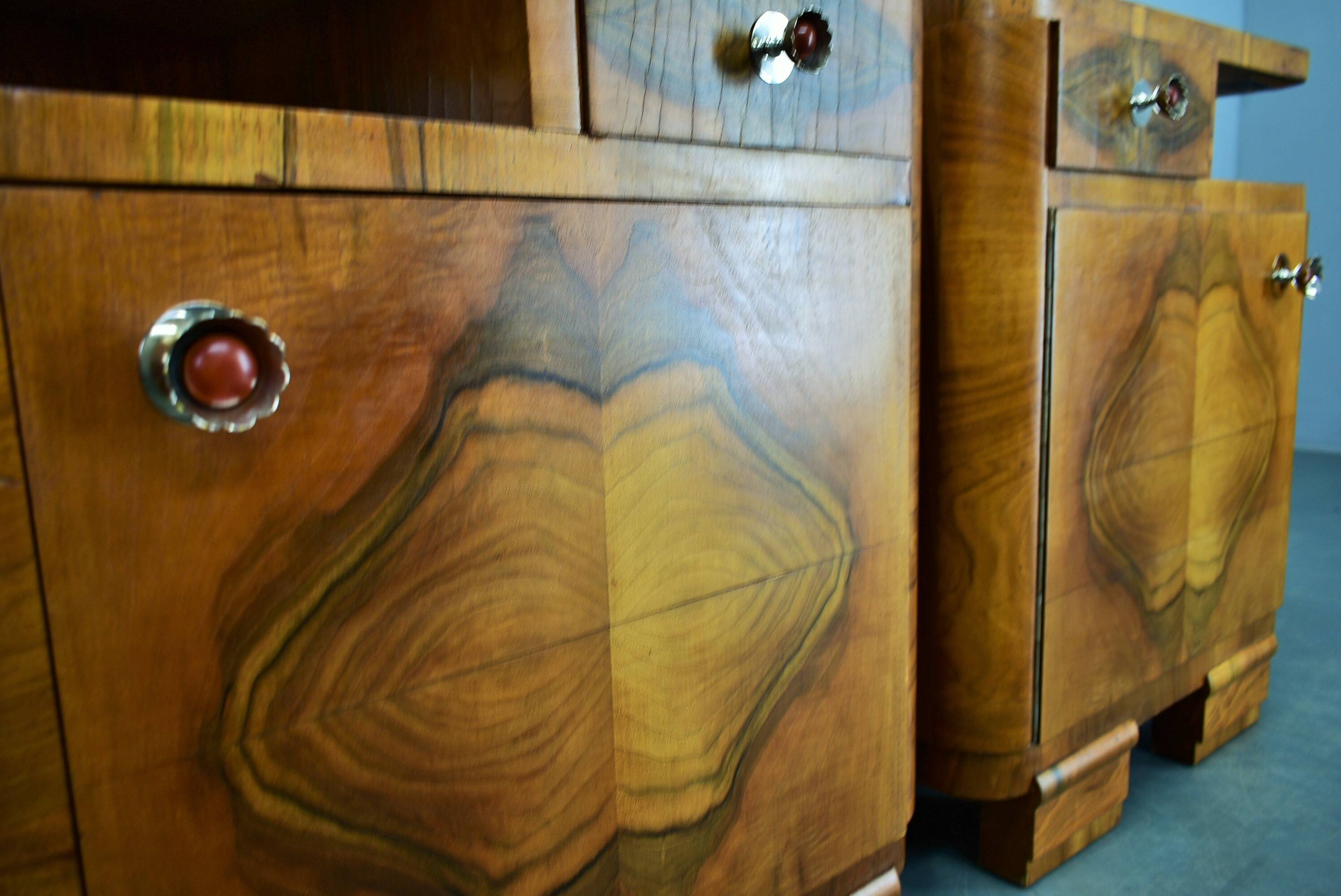 Table de chevet art déco des années 1937, Tchécoslovaquie