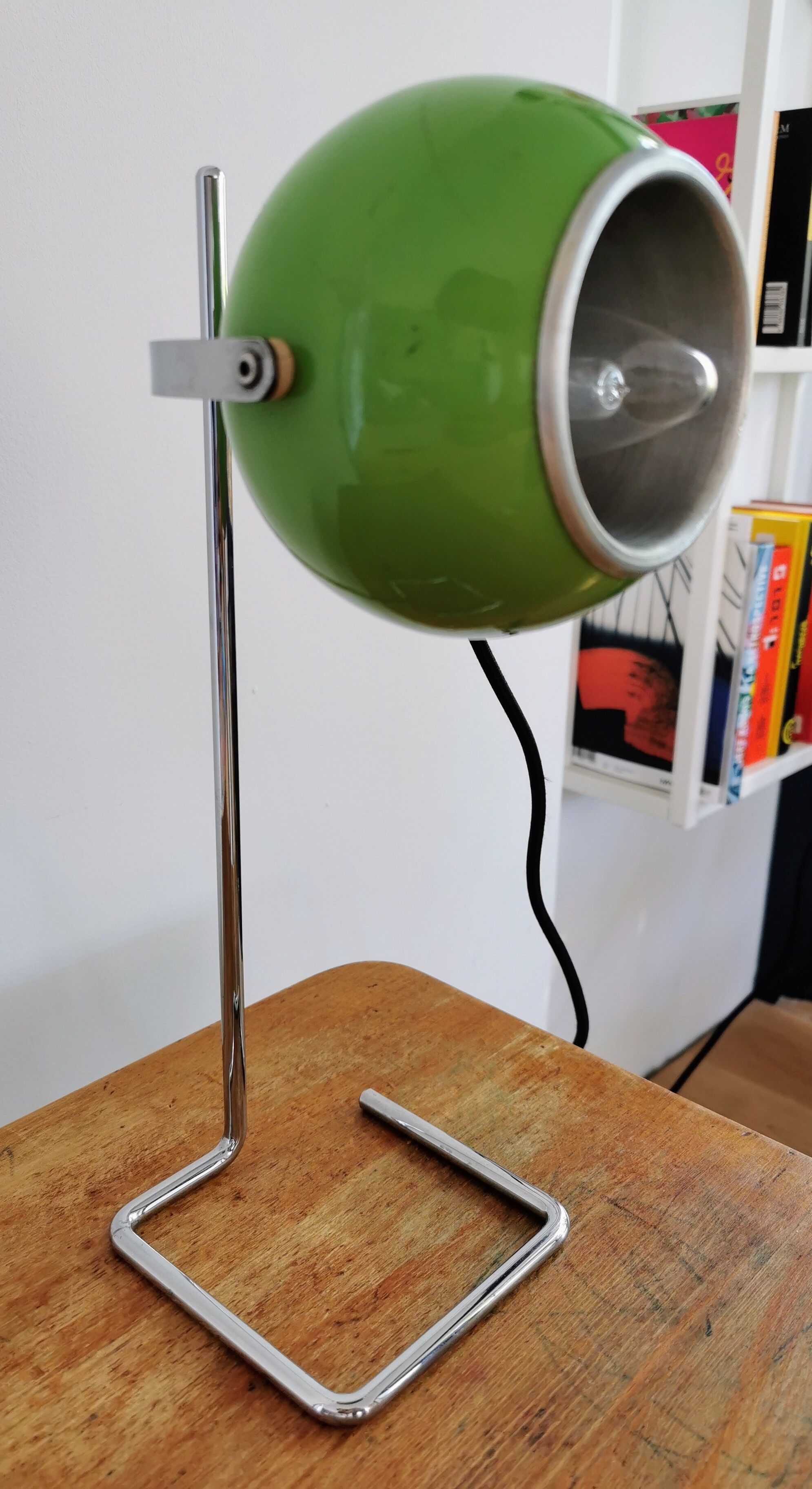 Green Eyeball lamp