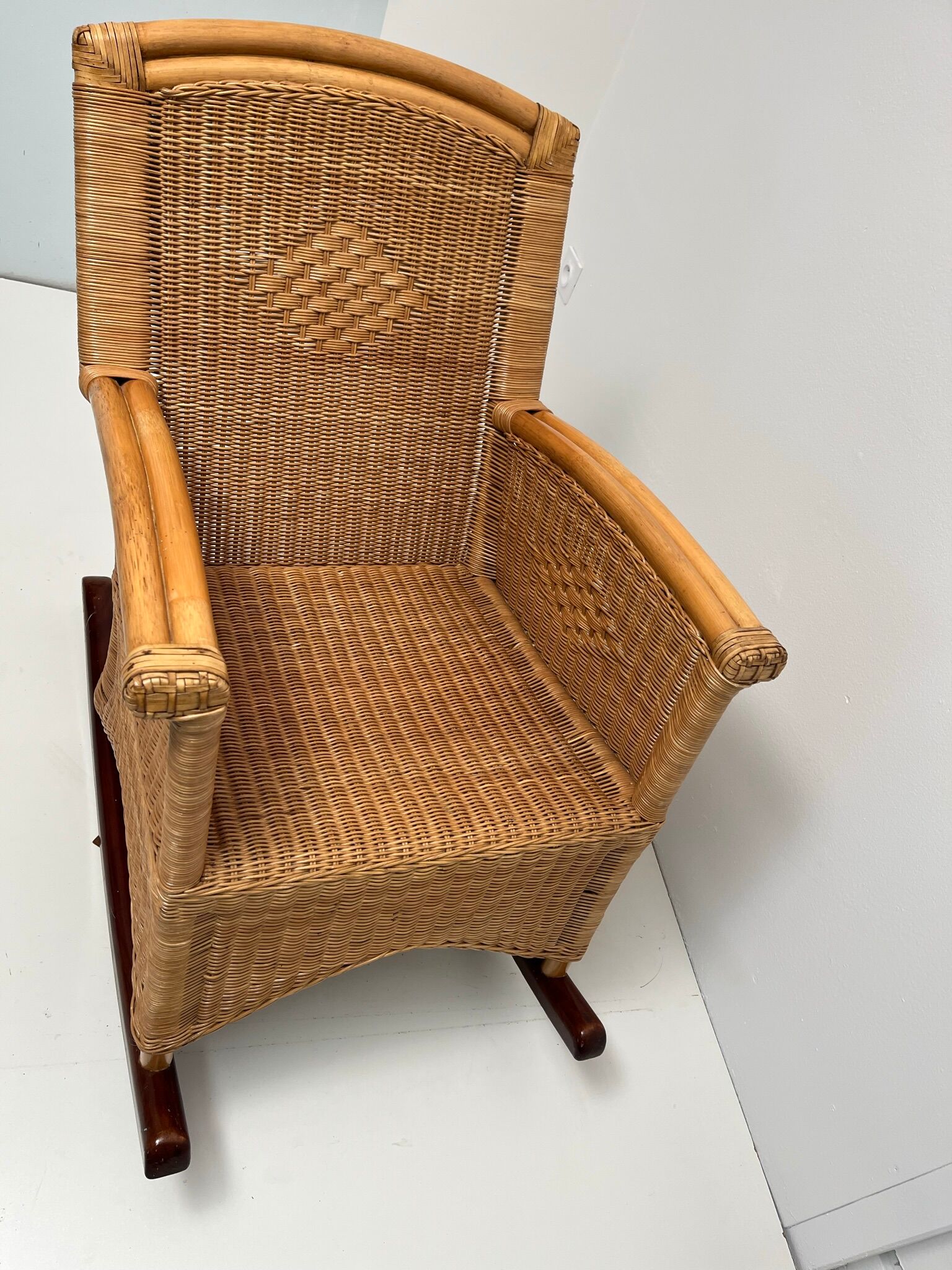 Rocking chair en rotin