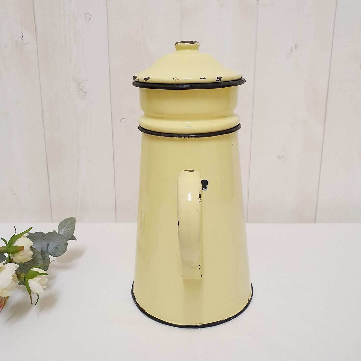 Yellow enamelled coffee maker
