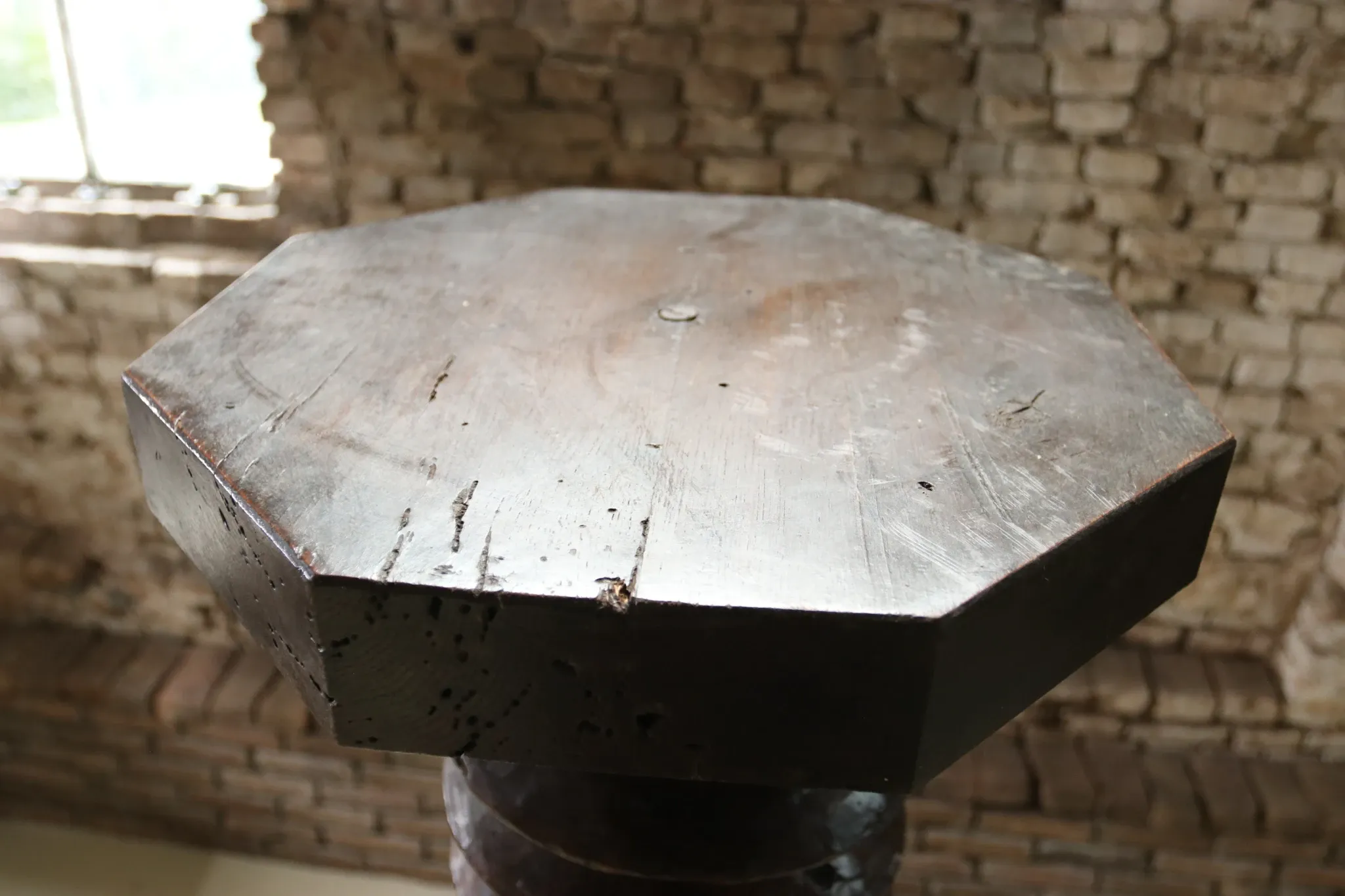 Monumental wooden wine press screw column, hand-carved, 18th c. – 170 cm