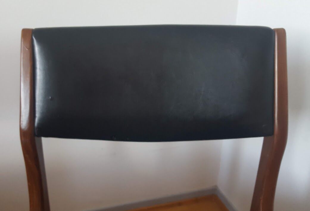 Lot of scandinavian chairs