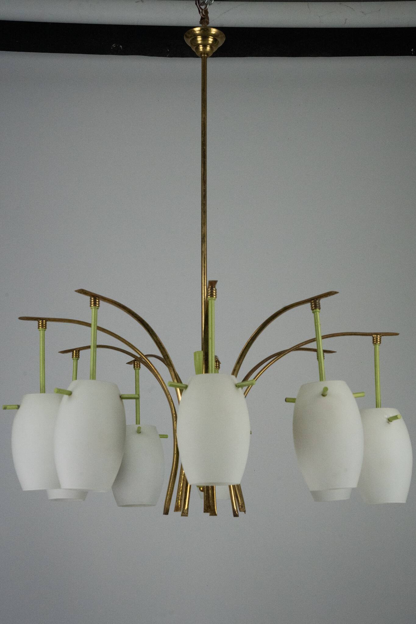 Midcentury 9-Arm Brass Chandelier with  Lacquer & Opaline Glass. Italy 1950