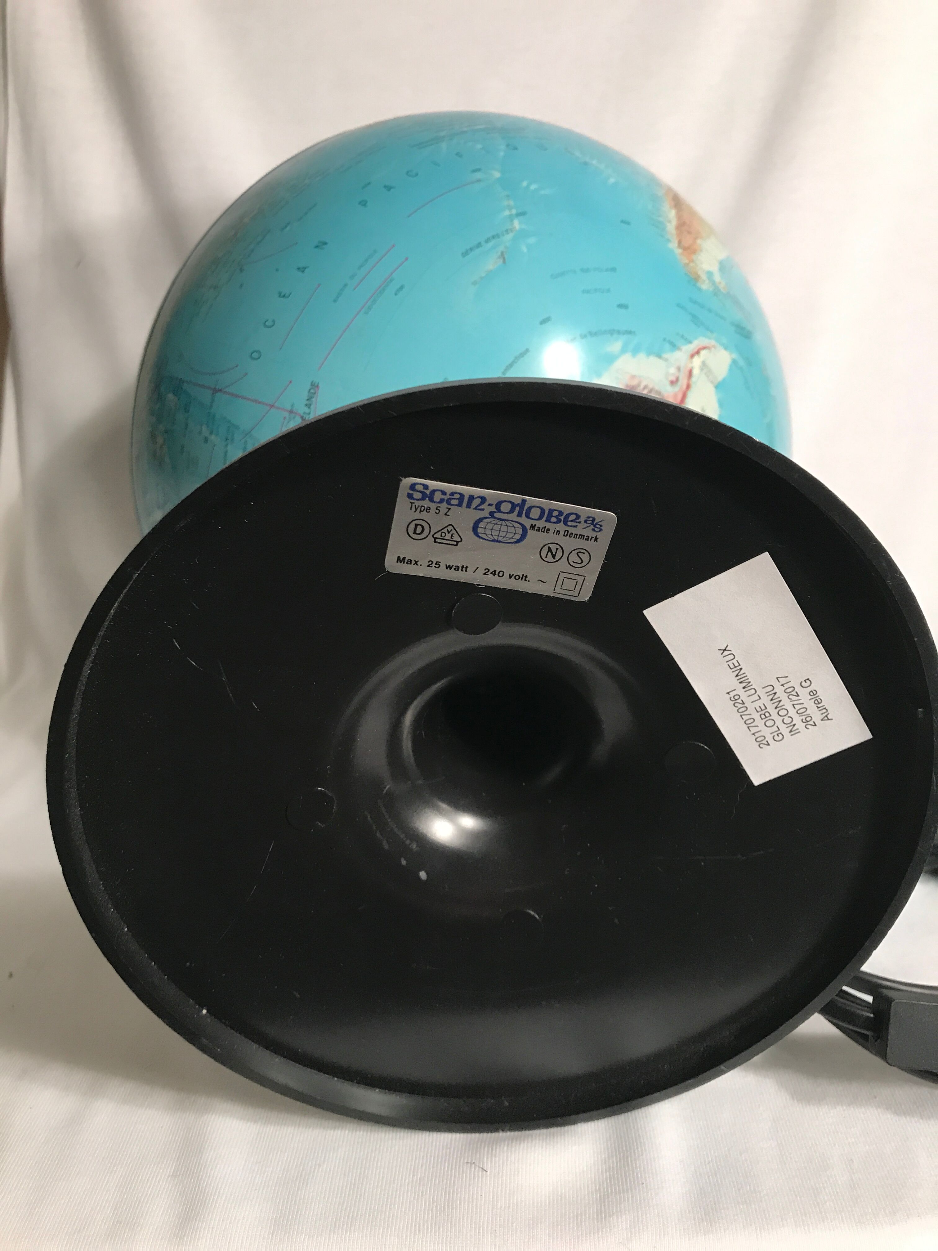 Globe Earth luminous globe scan type 5-z made in Denmark 1986