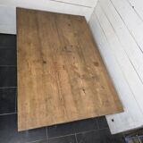 Table basse ancienne, pieds en chêne dessus en sapin.