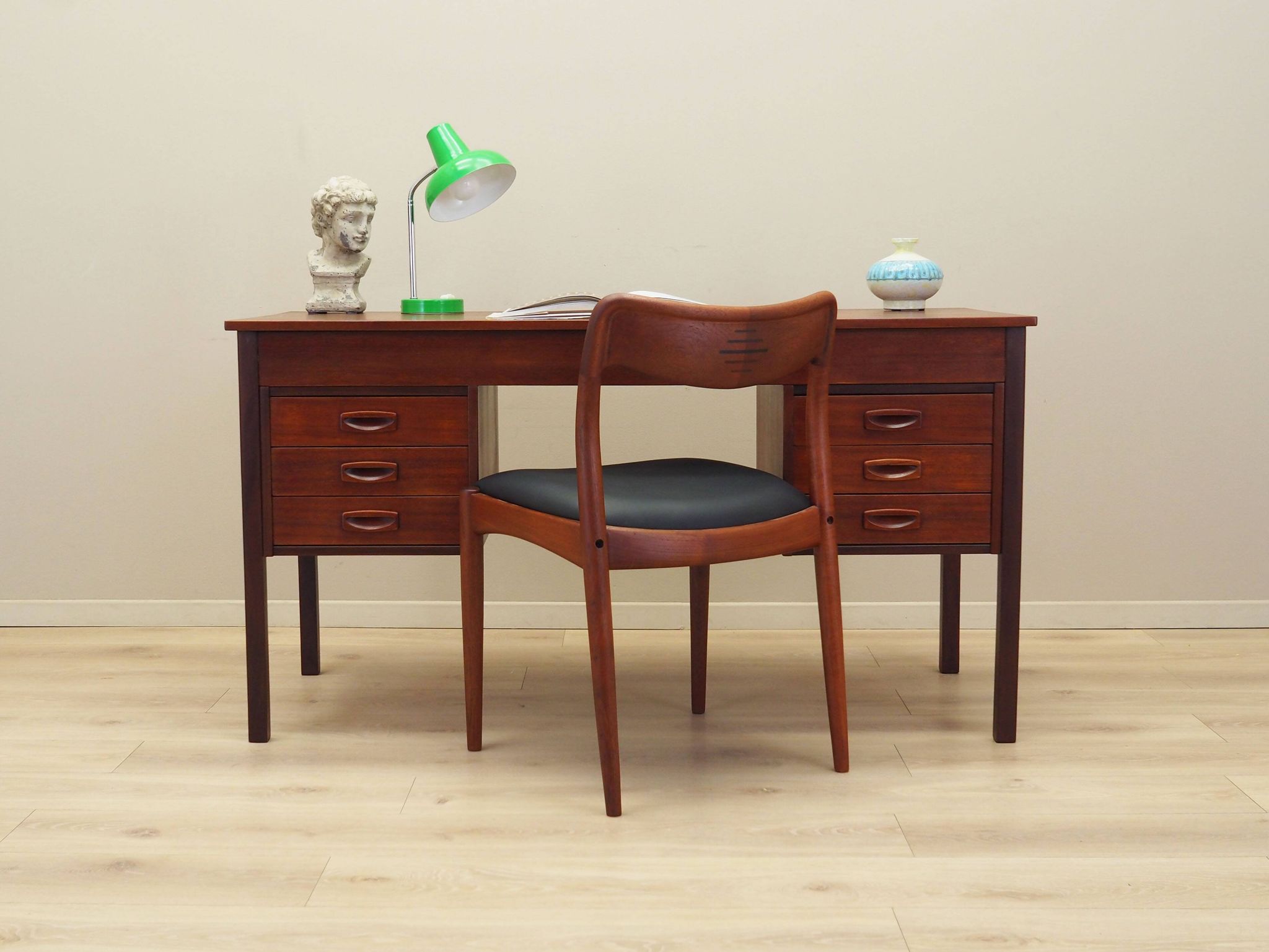 Bureau danois en teck, années 1970