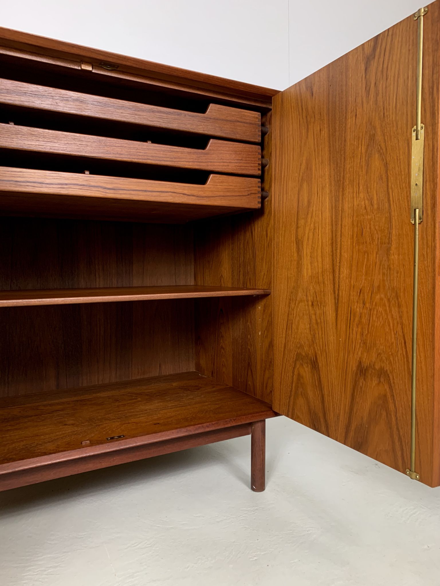 Commode de Peter Hvidt édition Soborg