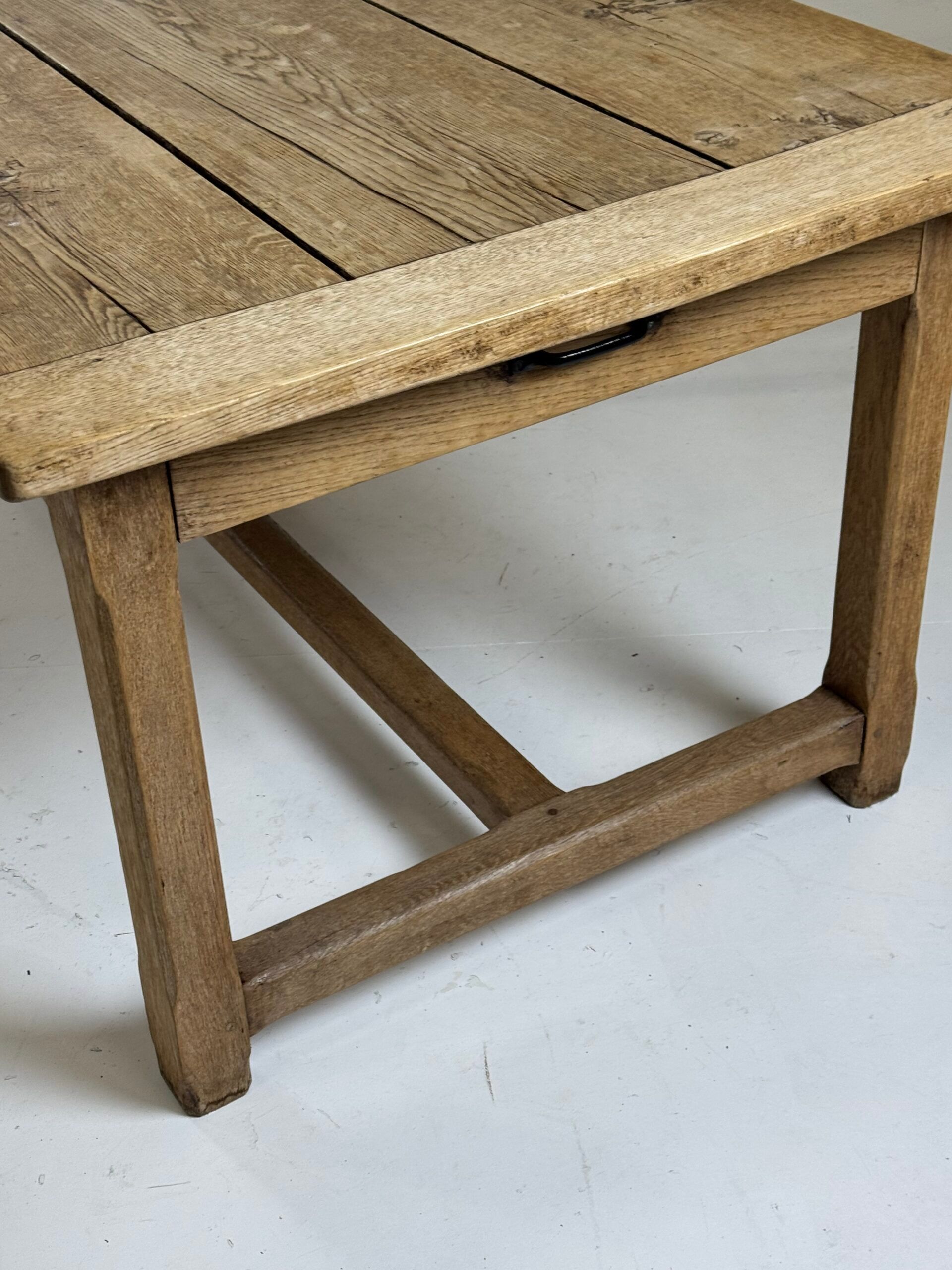 Table de monastère française en chêne du 19ème siècle