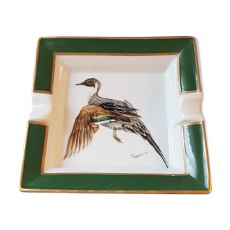 Cigar ashtray
