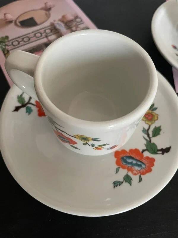 Tasses et sous tasses porcelaine