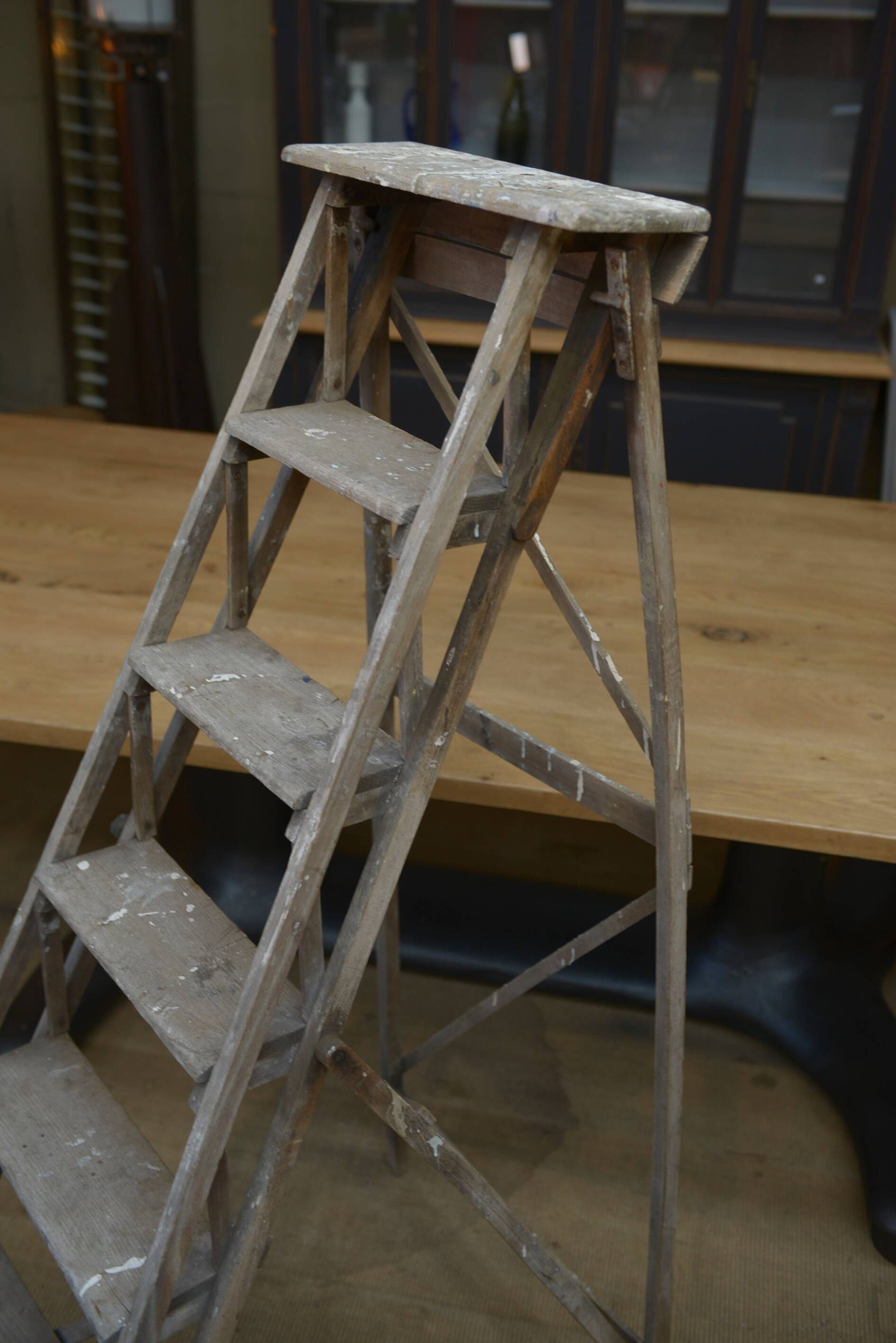 Ancienne Balance De Mesure En Laiton Vintage Avec Poids Et Base En Bois – À Assembler (chaîne Légèrement Cassée)