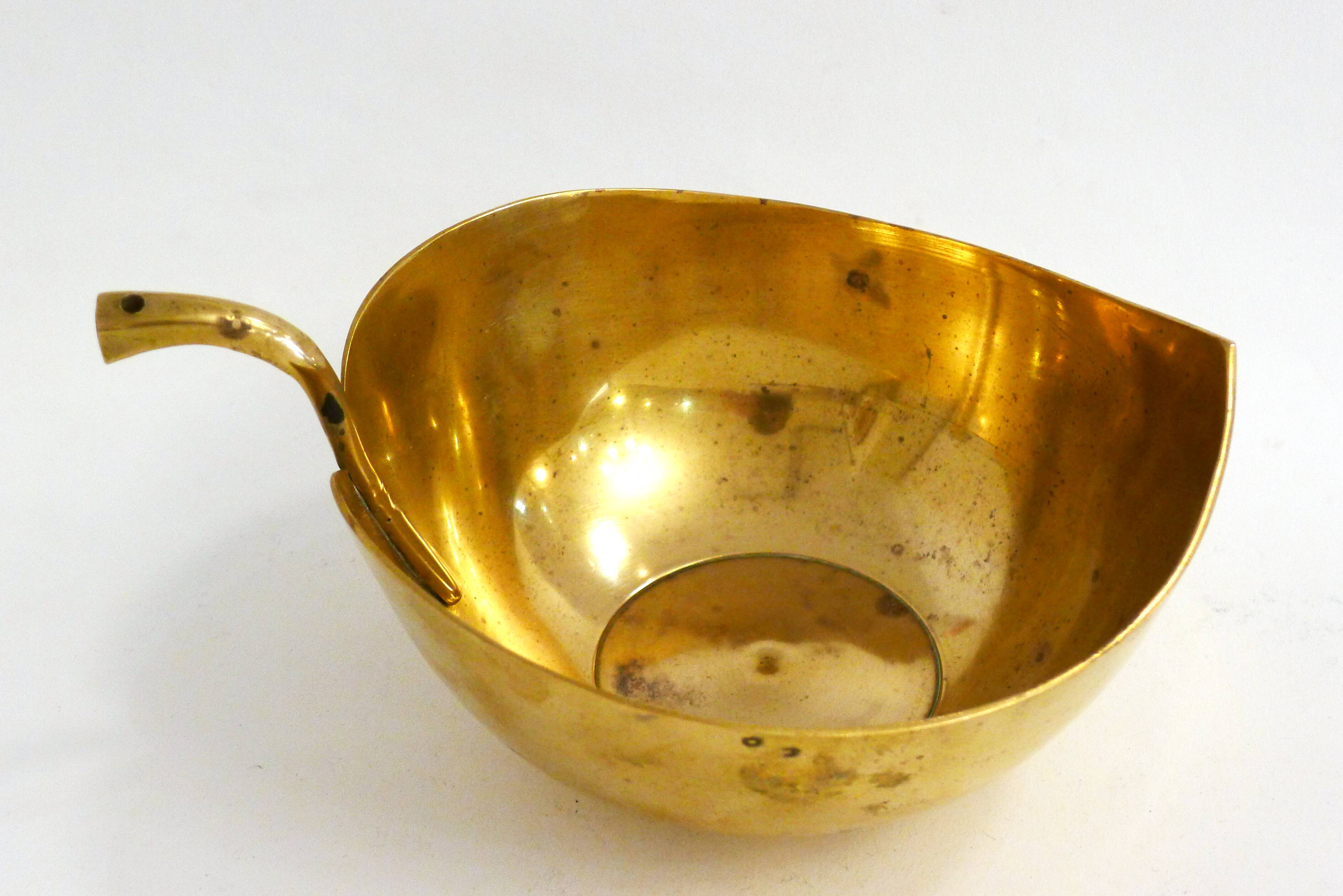Large brass fruit bowl