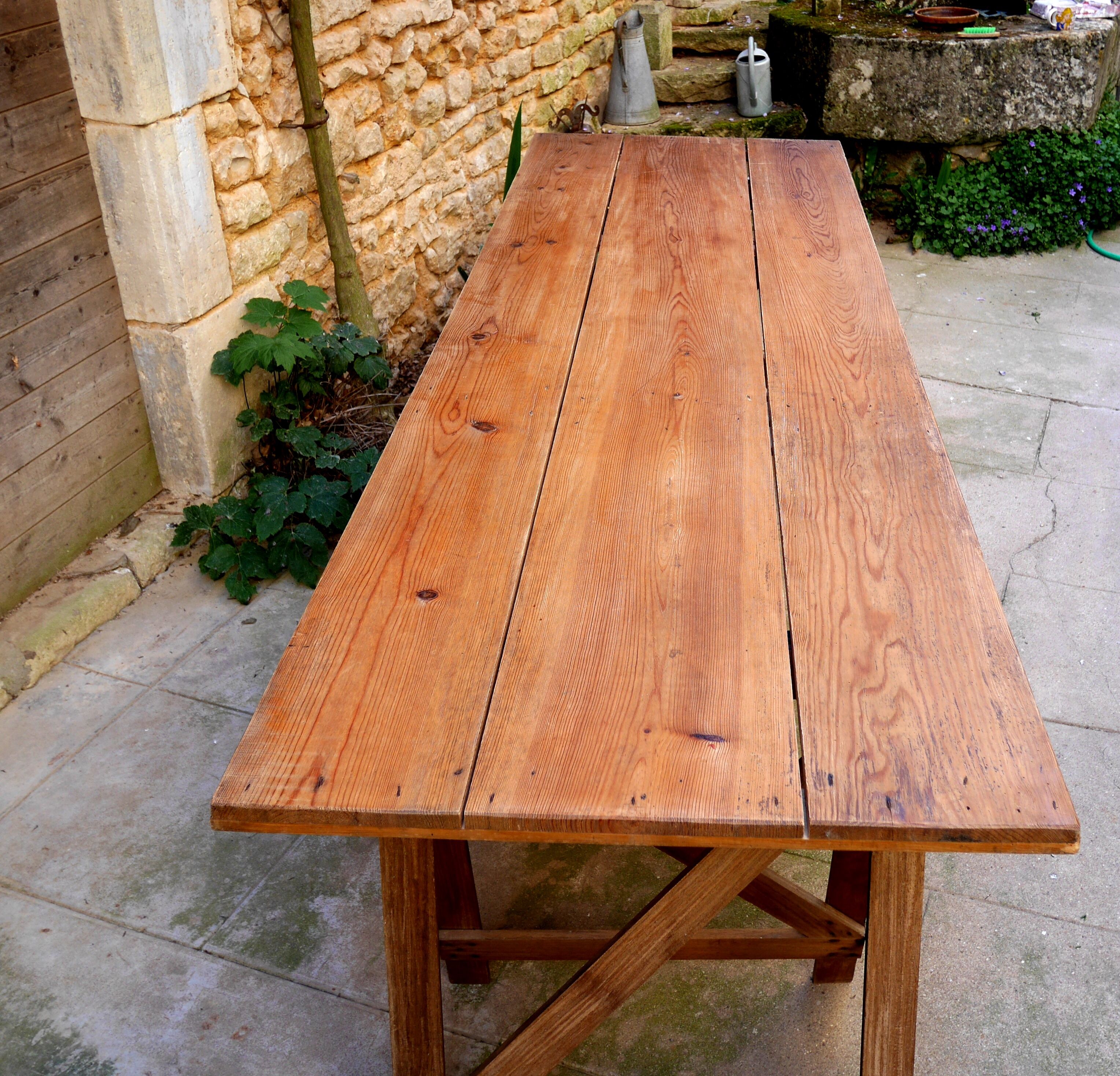 Guinguette table on natural wood trestles
