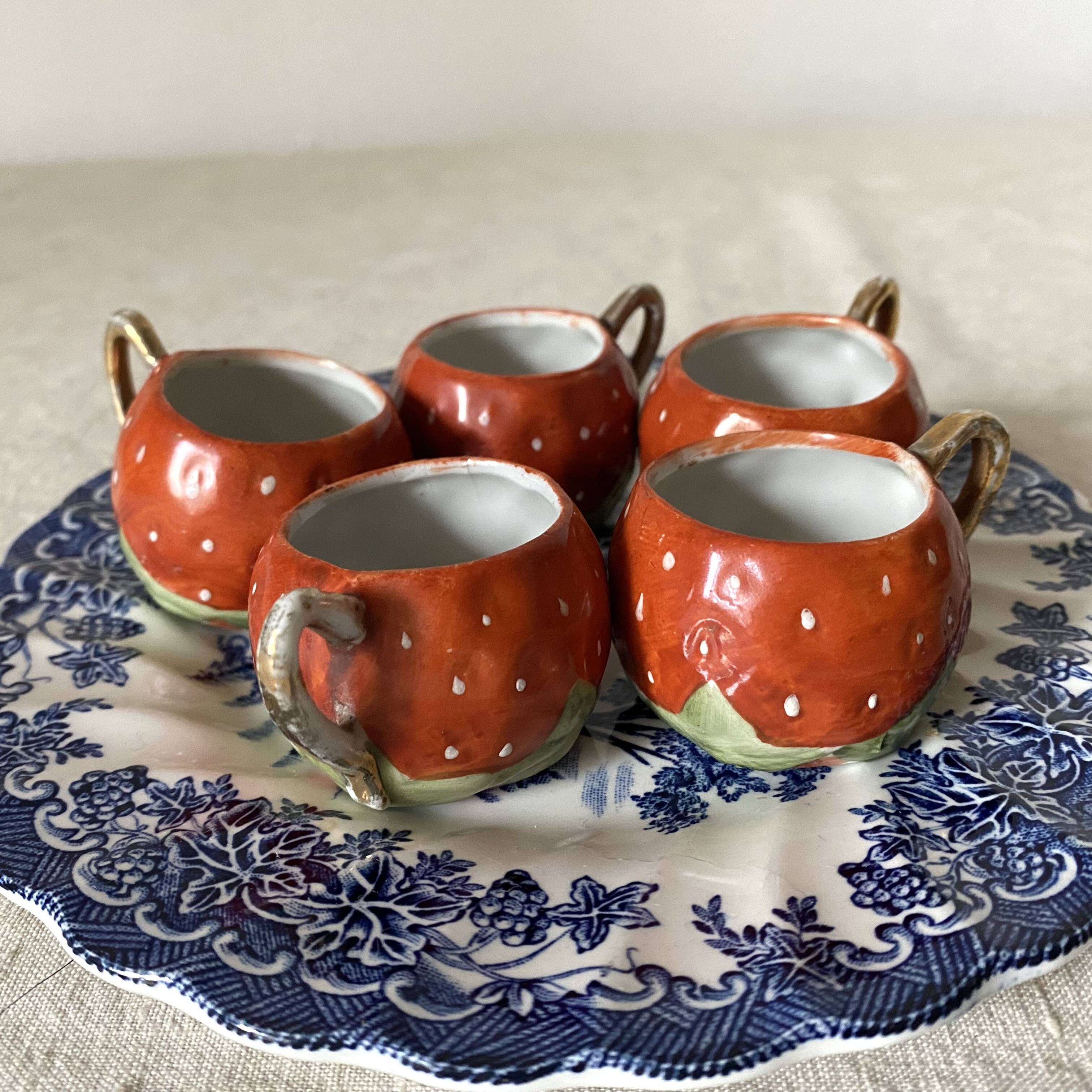 Strawberry liqueur slushie cups