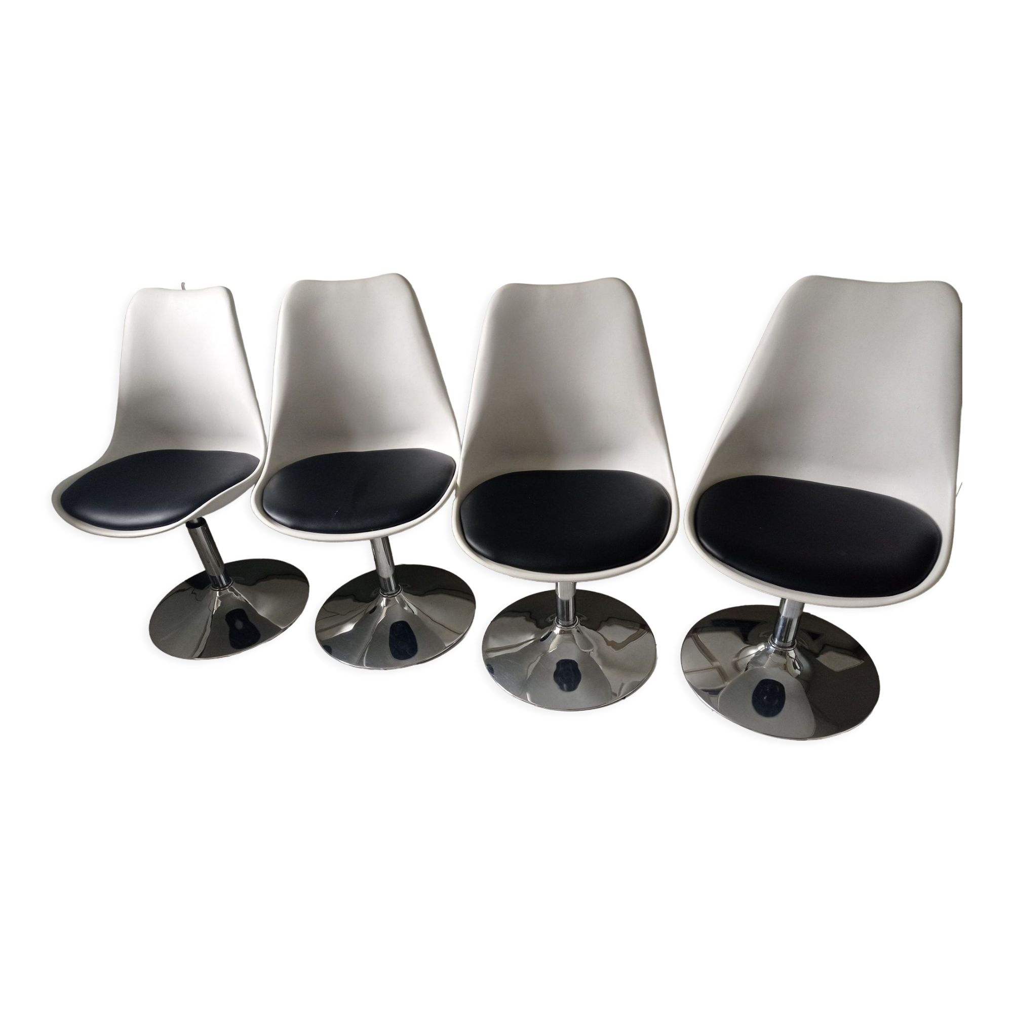 Set of 4 swivel tulip chairs