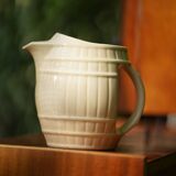 Barrel shaped decanter