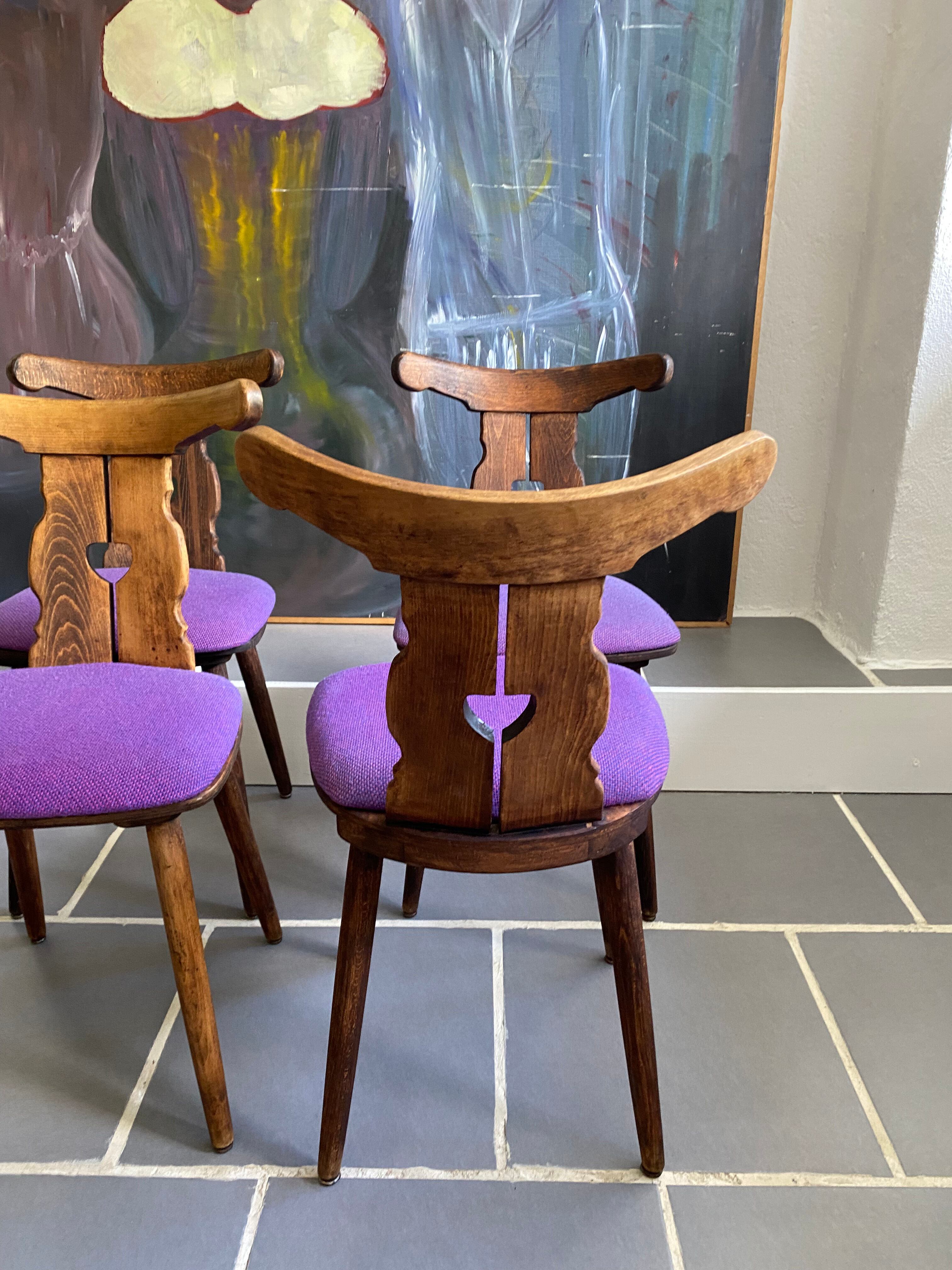 4 vintage mountain chairs
