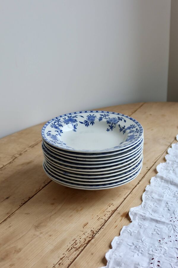 6 assiettes creuses anciennes porcelaine de Dresde bleu blanc