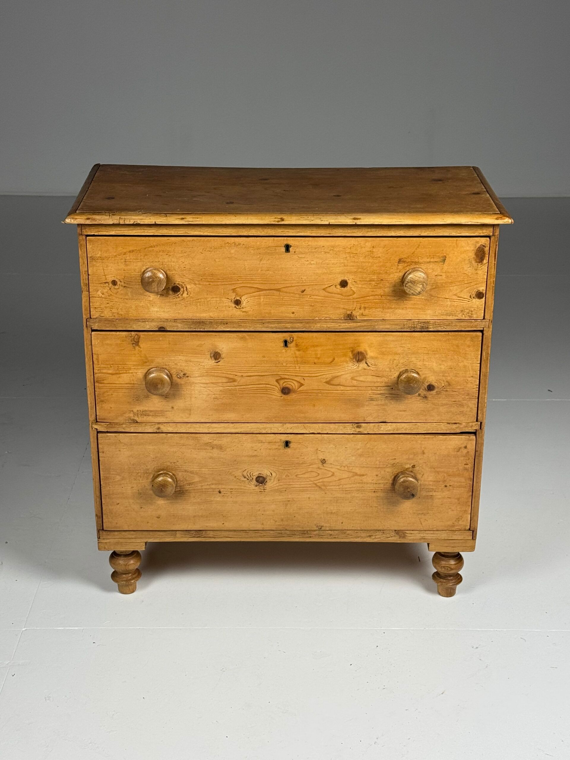 Commode anglaise du 19ème siècle