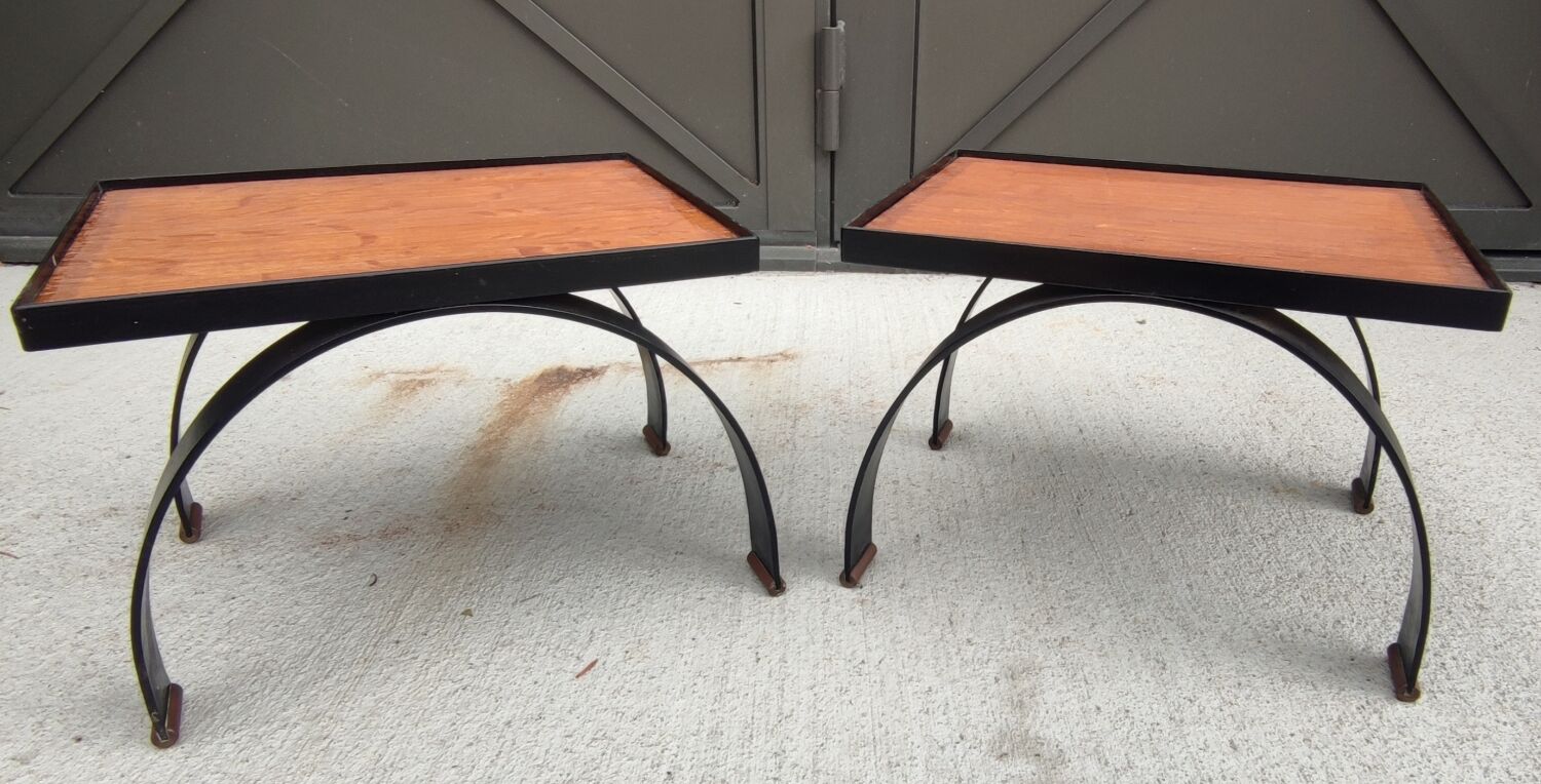 Paire de petites tables design