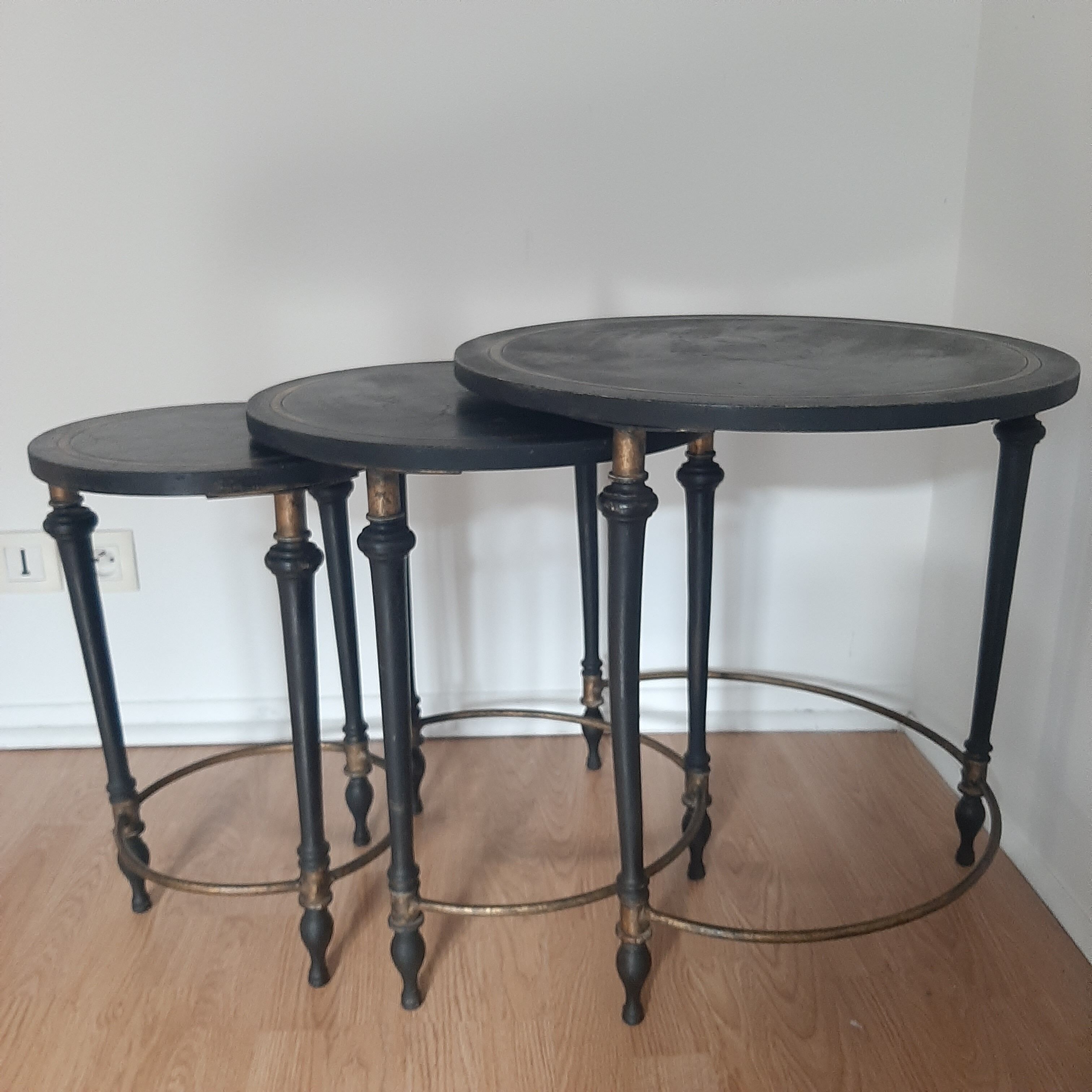 Tables gigognes italiennes