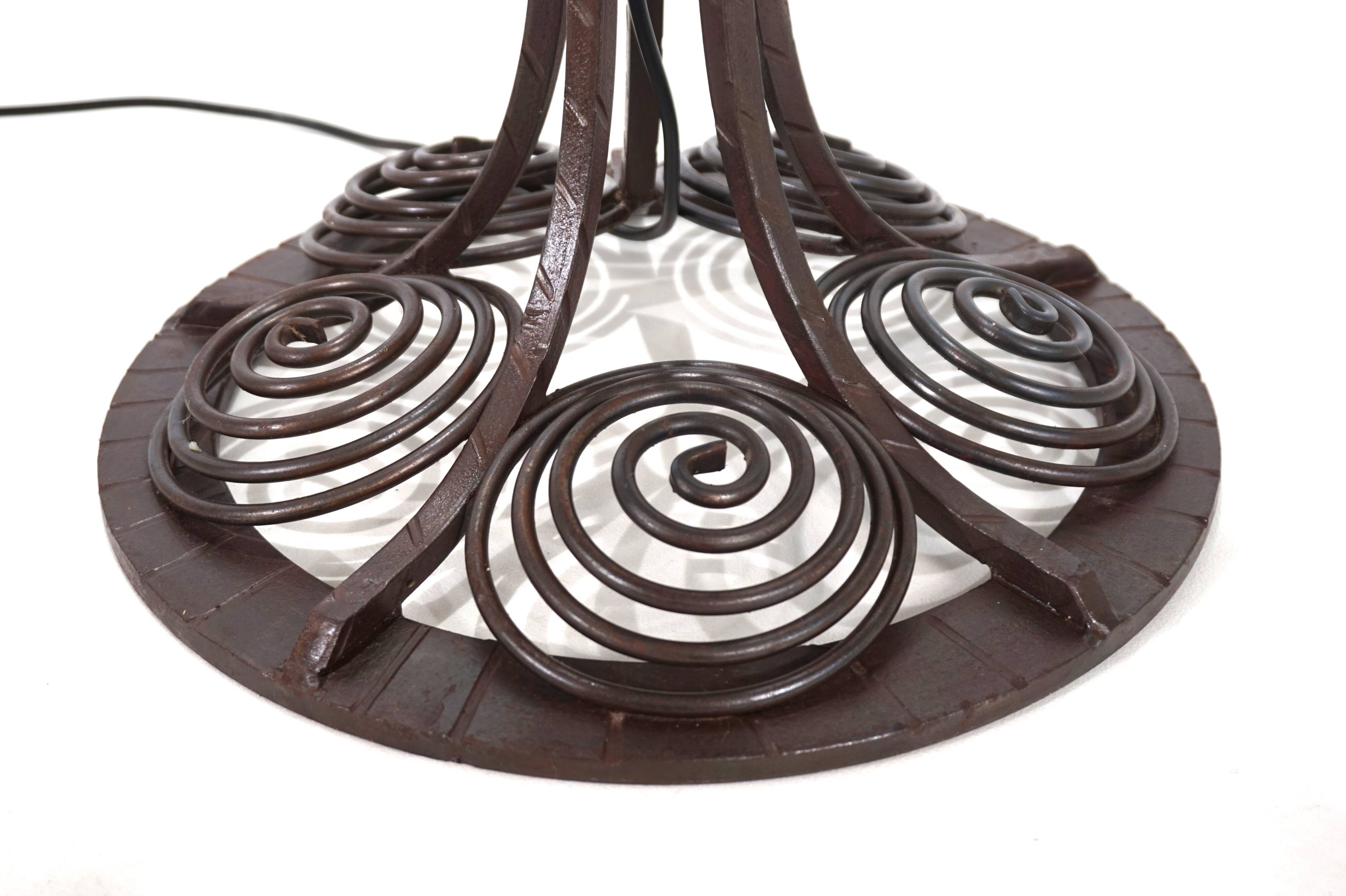 Lampadaire Art Nouveau en fer forgé, 1920