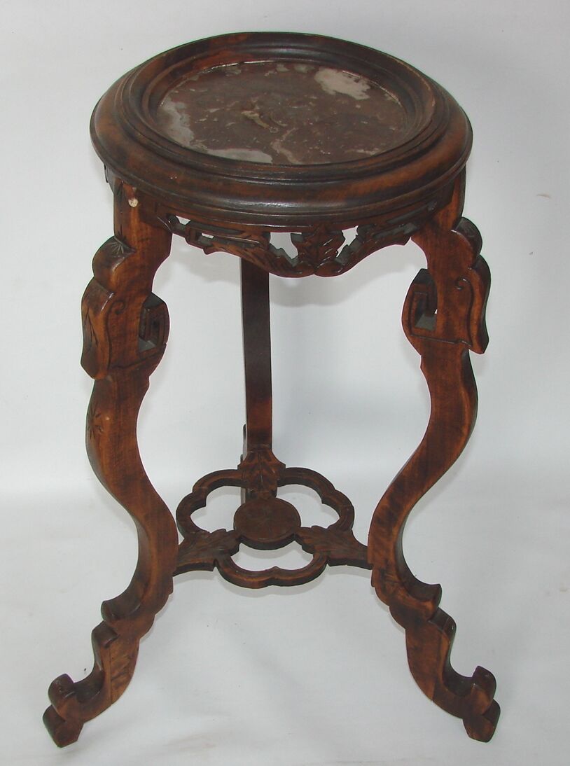 Side table, sculpted flowerbed