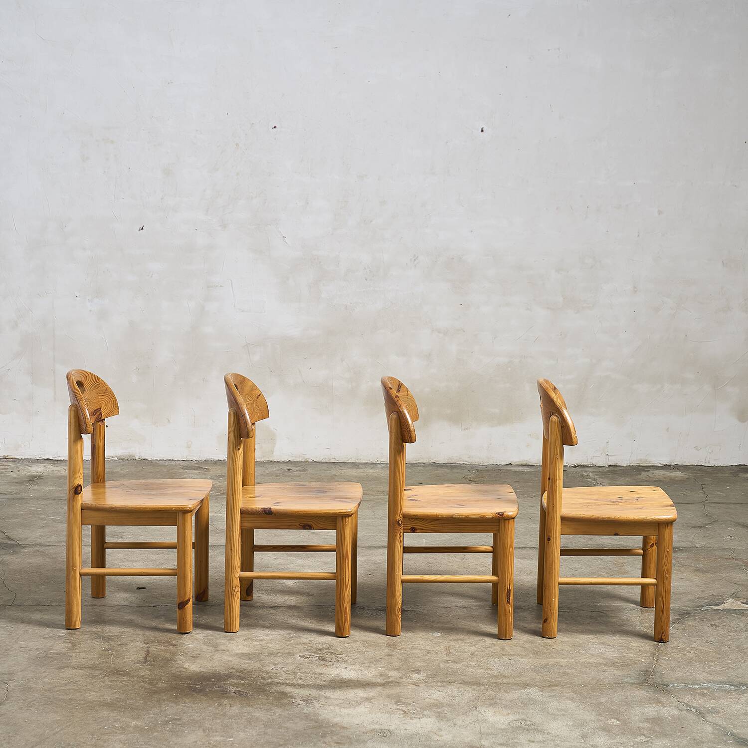 4 chairs in the style of Rainer Daumier