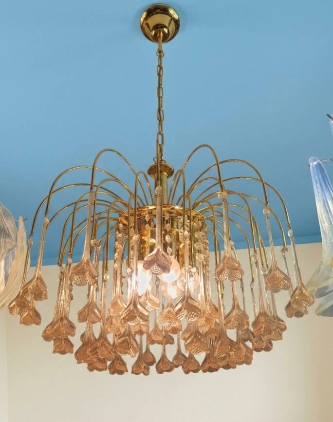 Vintage chandelier rain gold with handmade Murano glass pink flowers.