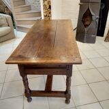 Farm table