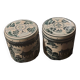 Deux pots en porcelaine chinoise