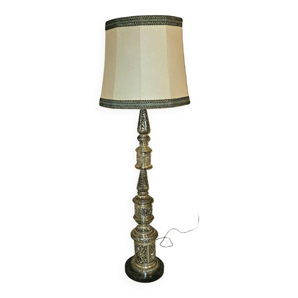 Lampadaire ancien en métal argente — Beyit