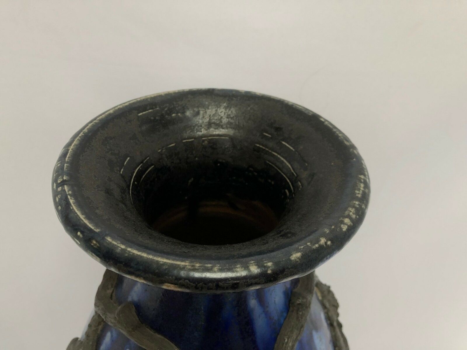 Roger Guerin vase piriform gres a cheze etain ronce mure feuille fleur