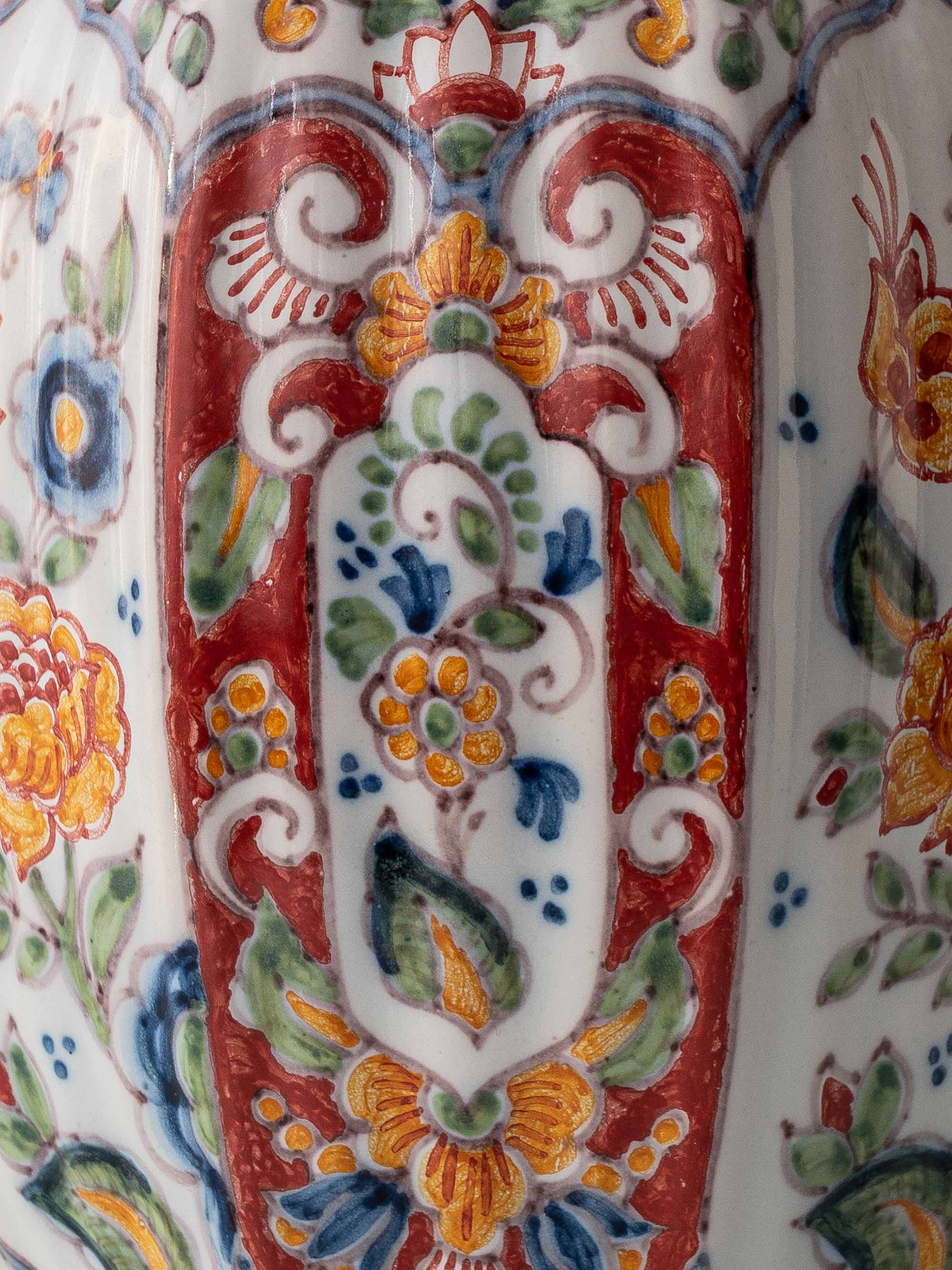 Lampe de table en céramique de style Delft peinte à la main par Altena et Krooyenga Makkum
