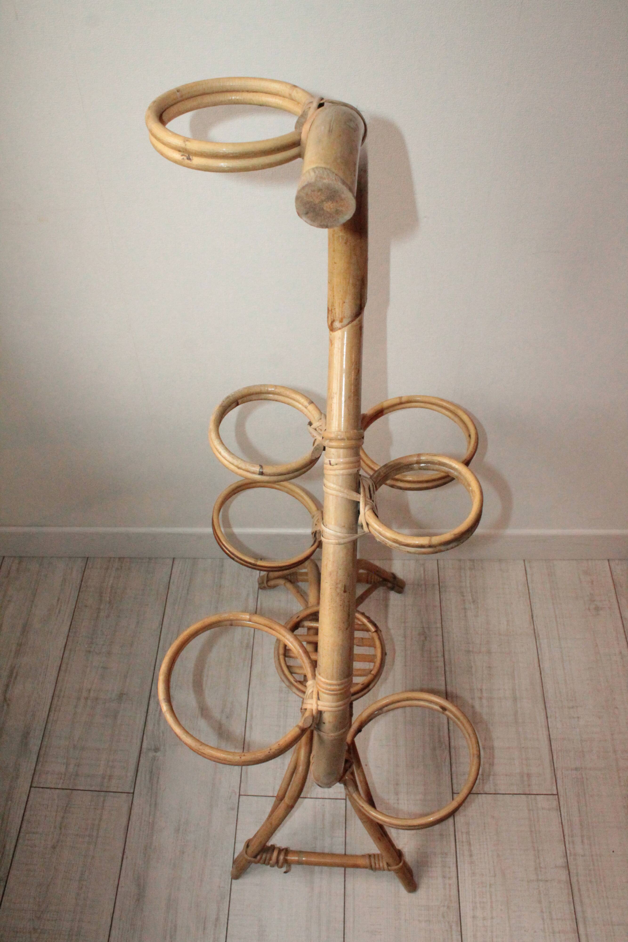 Rattan plant holder
