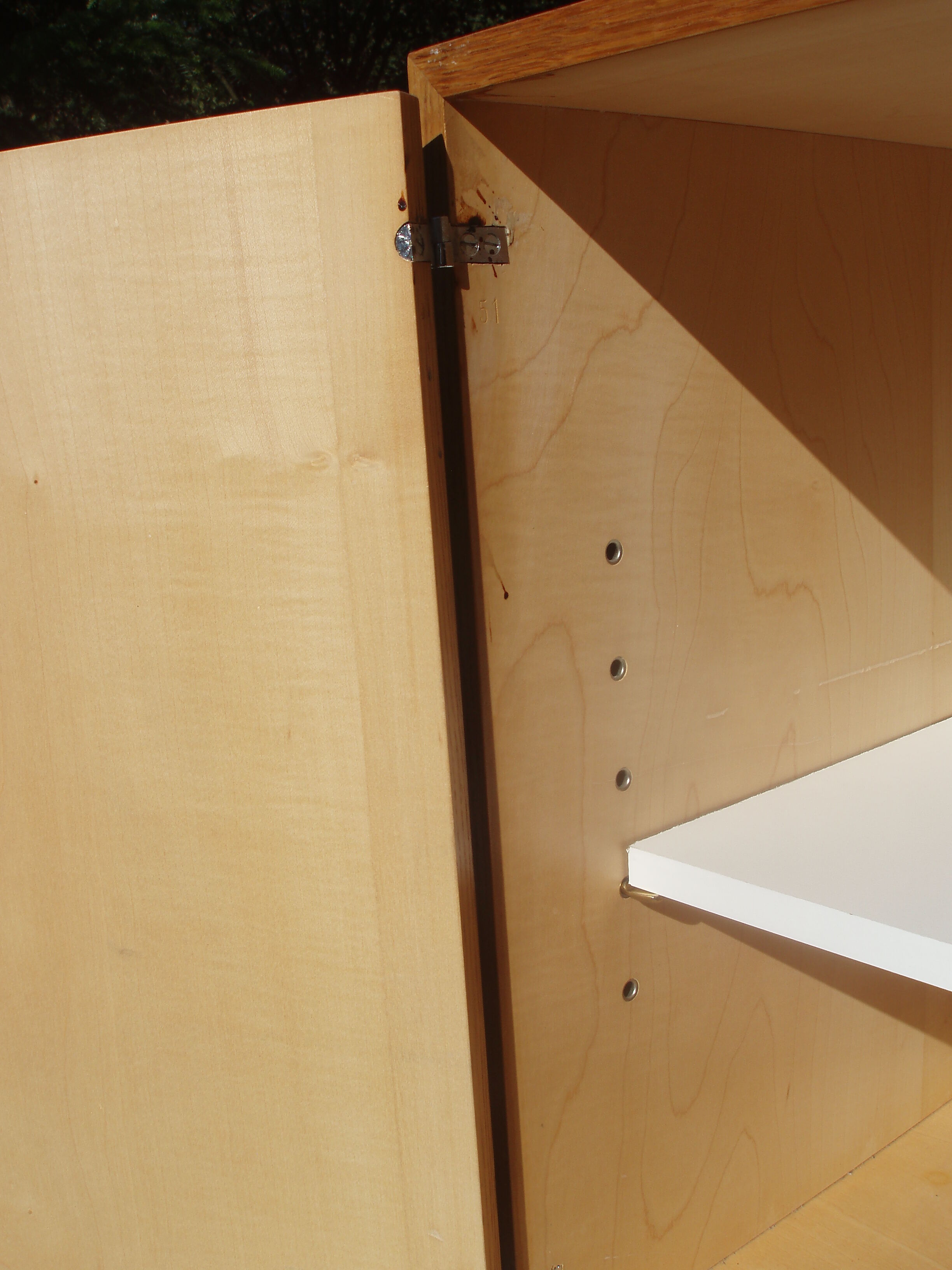 Oak chest of drawers