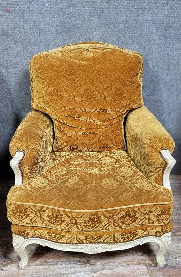 Pair of Louis XV style Bérgères in lacquered wood, 19th century