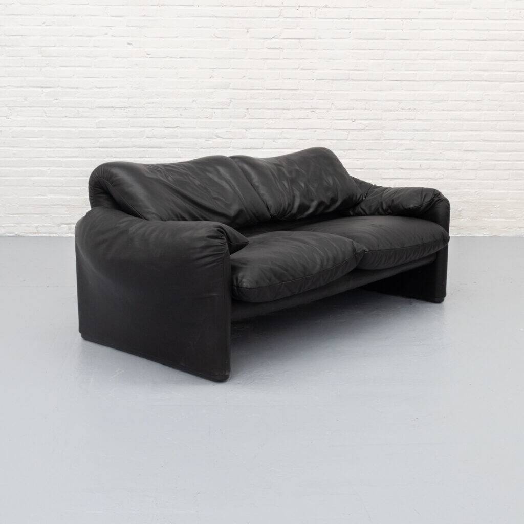 Black leather Cassina Maralunga sofa, 1970s