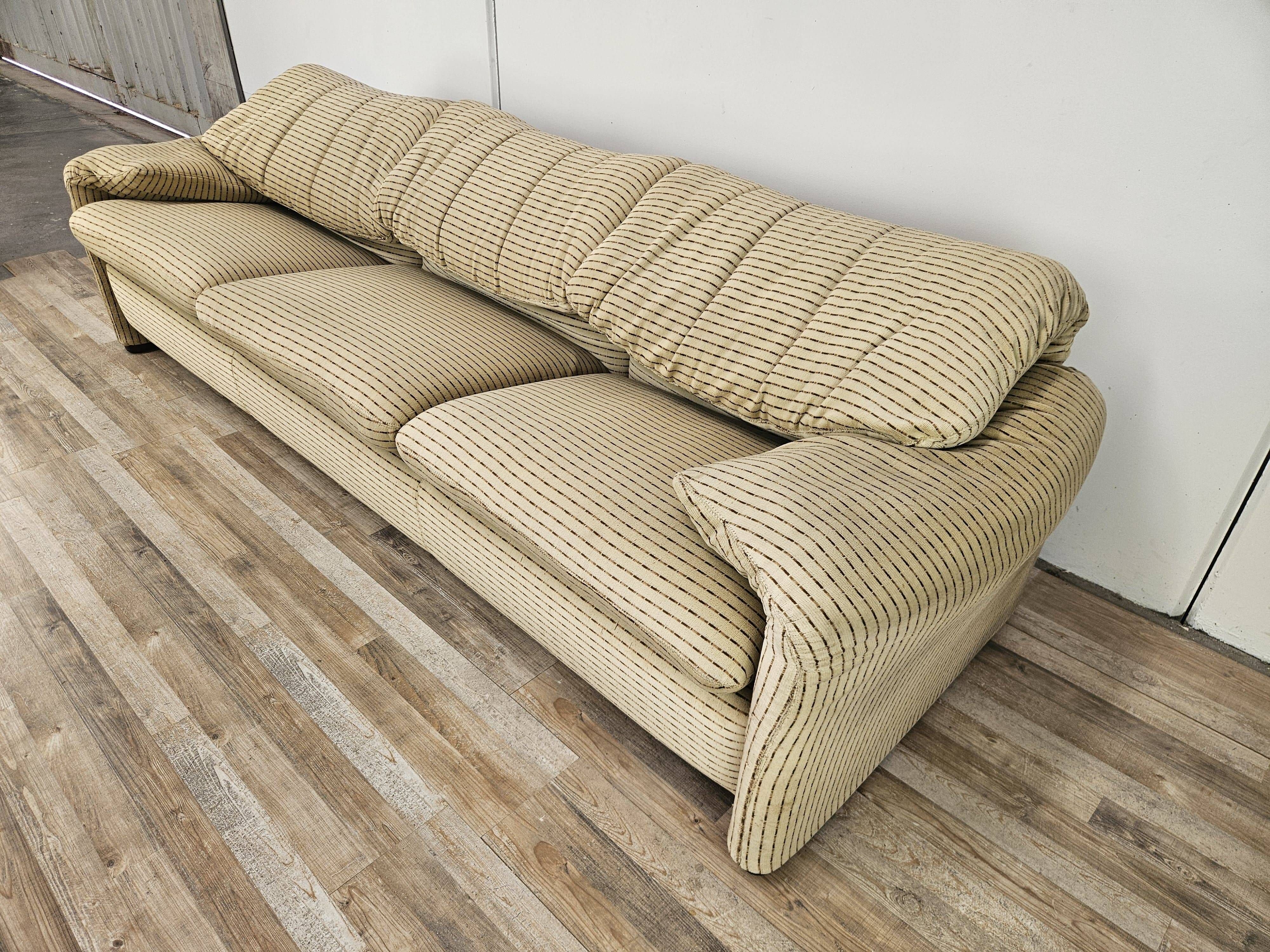 Maralunga three-seater sofa by Vico Magistretti from the 1970s