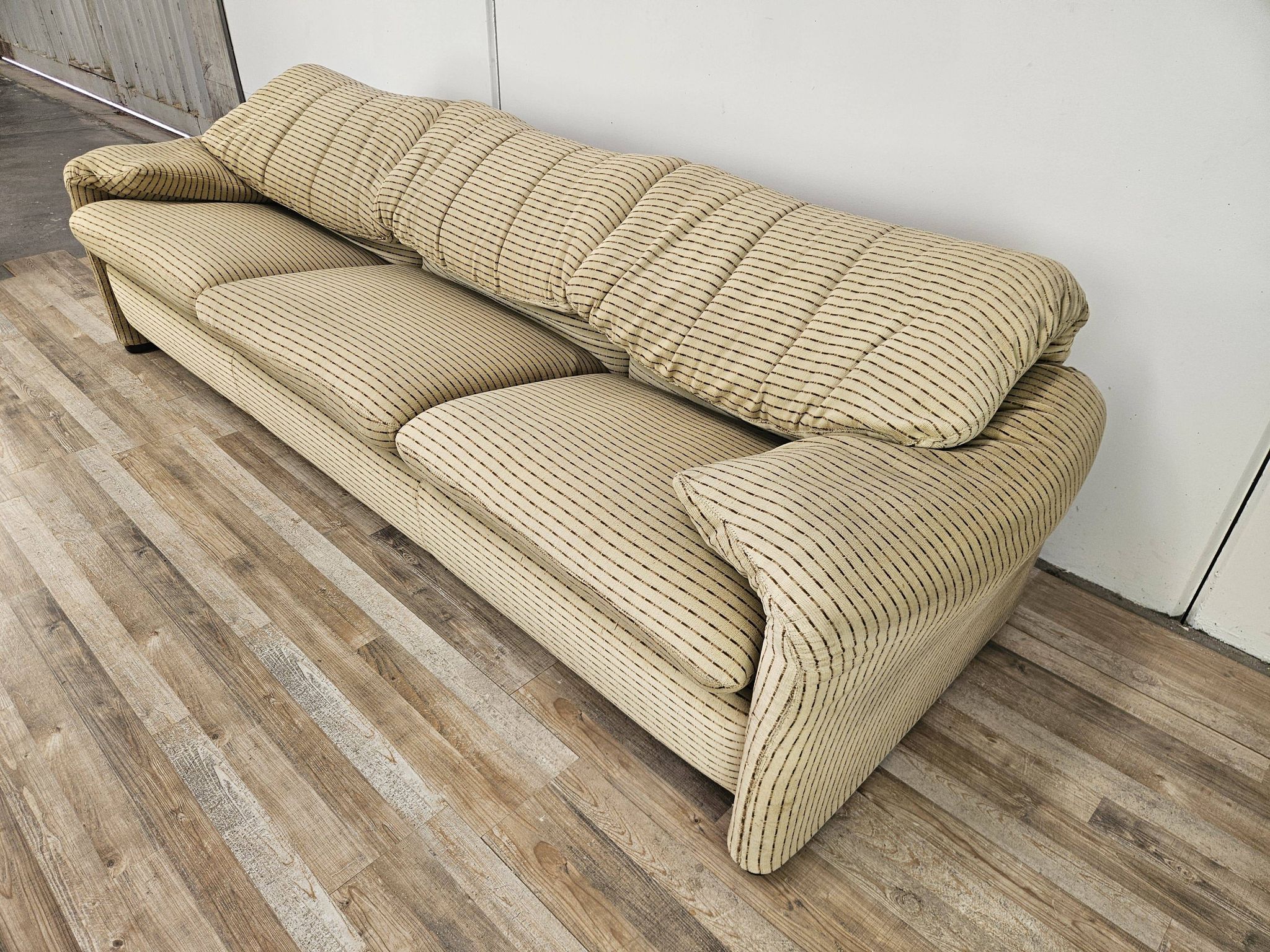 Three-seater Maralunga sofa by Vico Magistretti from the 1970s.