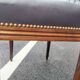 Tabouret repose pied ancien style Louis XVI dessus cuir