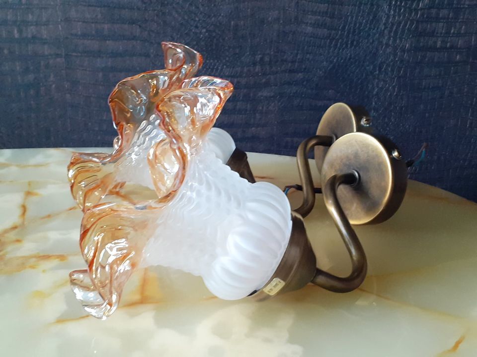 Paire d'appliques tulipe en verre de Murano orange col de cygne en laiton - Parfait état