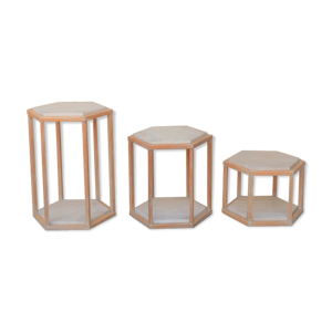 Série de 3 tables basses vintage en travertin et bois par les éditions Roche Bobois