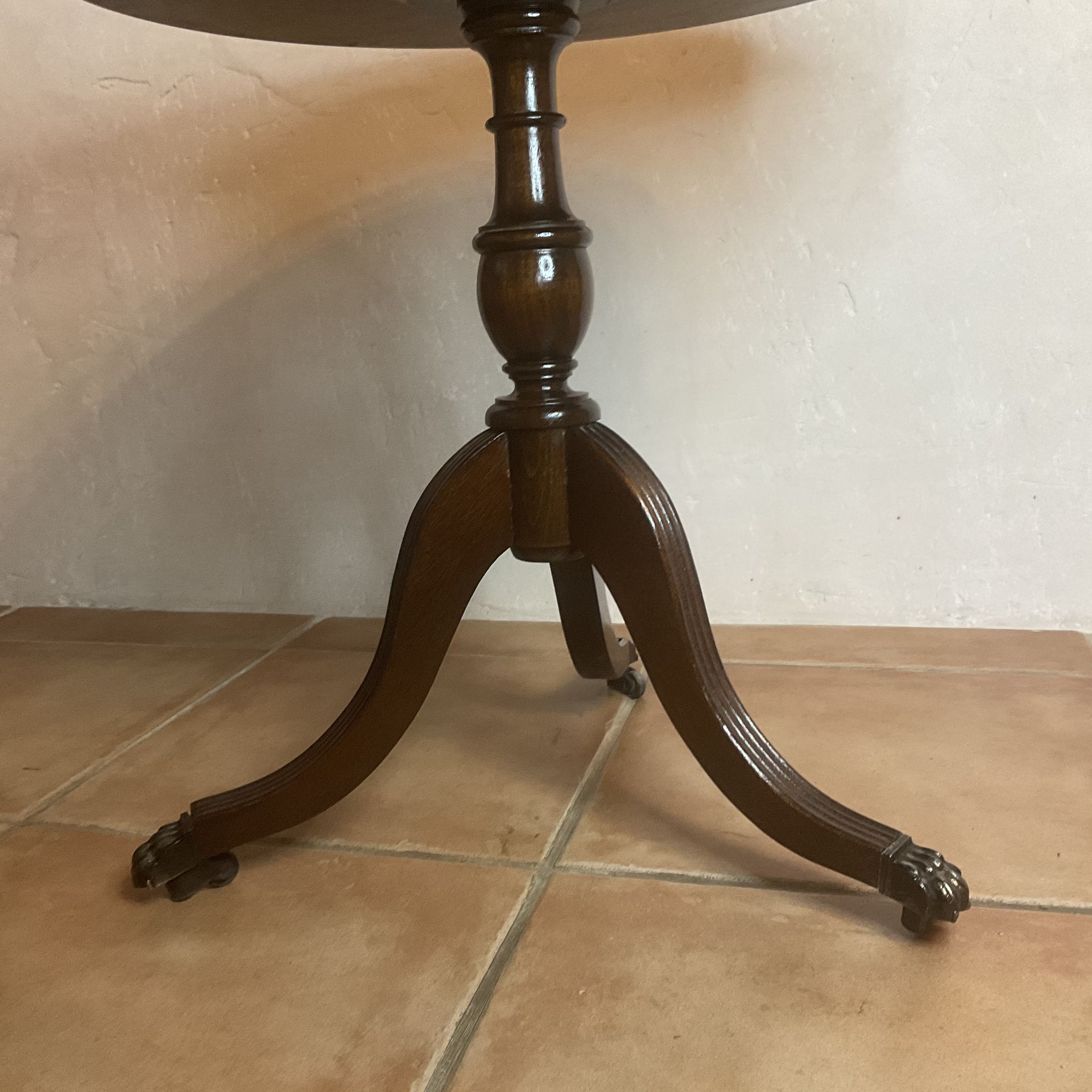 Small furniture side table pedestal table 3 drawers top leather lion's paw in bronze